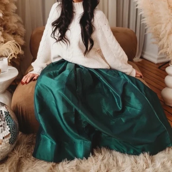Free People Dresses & Skirts - Unworn Free People Emilia Pleated Maxi Skirt in Green